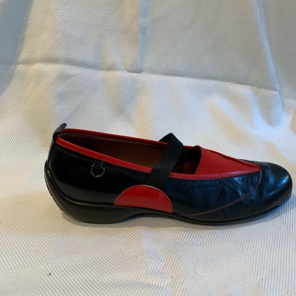 Maggie’s shoes - Picture 4 of 4